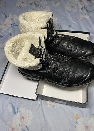 Фирменные, кожаные, зимние ботинки "palladium".