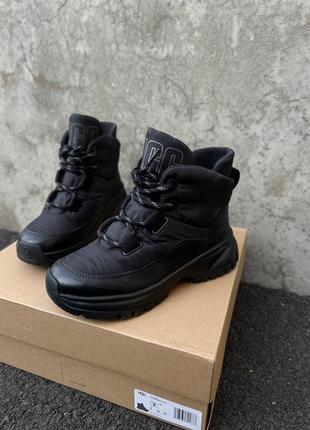 Водонепроницаемые зимние ботинки ugg yose. оригинал.