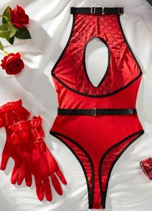Сексуальный боди с поясом и перчатками