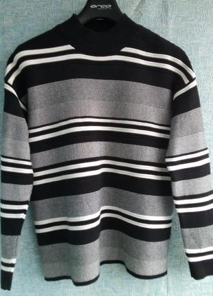 Новий жіночий тепленький светр бренду new look.