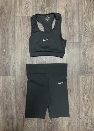 Топ и шорты nike