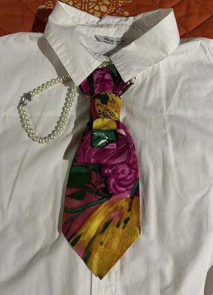 Аксессуар для деловых женщин