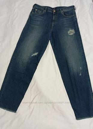 Джинсы armani you