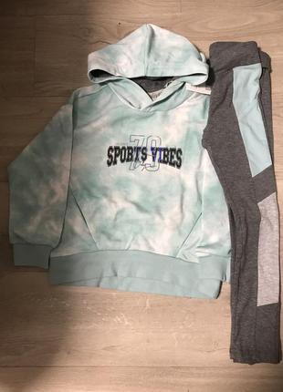 Спортивний костюм на дівчинку