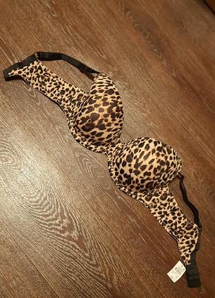 Новый красивый бюстгалтер р.42 dd 95e от primark,косточки, поролон, леопардовый принт