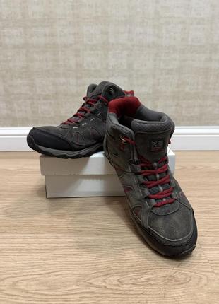 Треккинговые крутезные кроссовки ( ботинки) фирмы karrimor