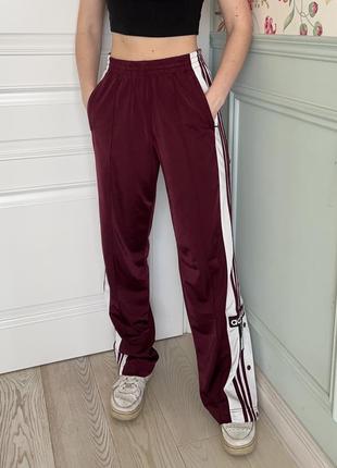 Спортивные штаны на заклепках adidas adibreak