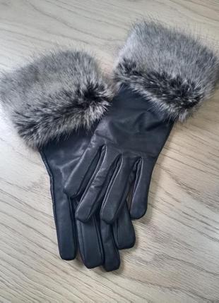 Женские кожаные перчатки с мехом
