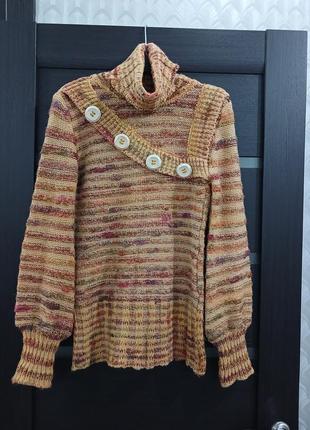 Теплый вязанный свитер