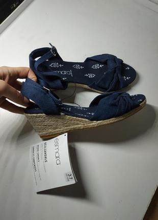 Босоножки на танкетке 40 размер