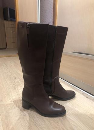 Clarks високі чоботи