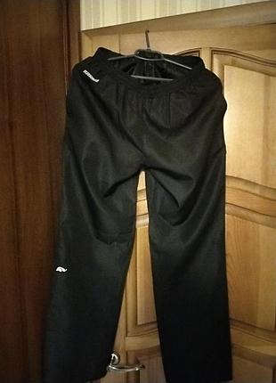 Спортивные женские штаны.