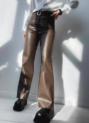 Брюки палаццо женские черные однотонные кожаные теплые на флисе на высокой посадке качественные трендовые мокко