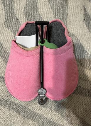 Кімнатні тапочки crocs