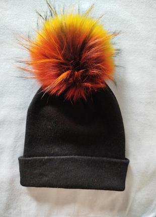 Шапка фирменная классная теплая двойная