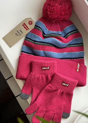 Женская шапка с перчатками