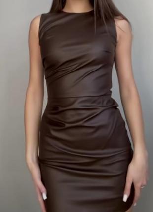 Платье из эко-кожи