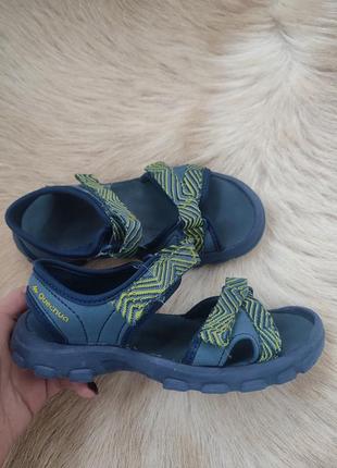 Легесенькі босоніжки quechua