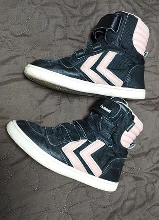 Фірмові утеплені кросівки hummel, розм. 37, стелька 23 см. стан нових