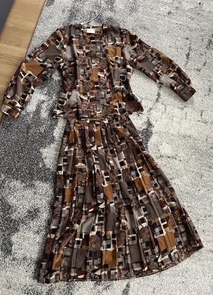 Костюм жіночий