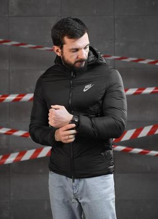 Черная и серая короткая зимняя мужская спортивная куртка nike