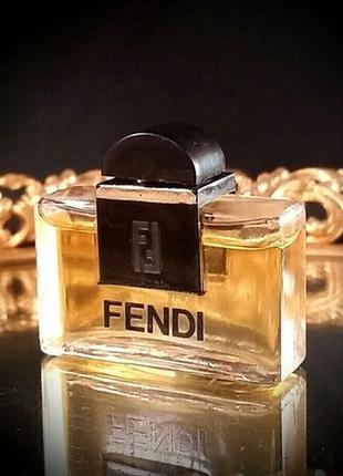 Fendi eau de parfum – один із рідкісних продуктів мініатюра, оригінал