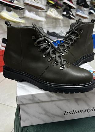 Жіночі шкіряні черевики берці dr martens forester оригінал зимові осінні хакі ботинки