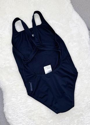 Суцільний спортивний купальник для басейну