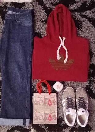 Червоний худі + джинси + кеди adidas