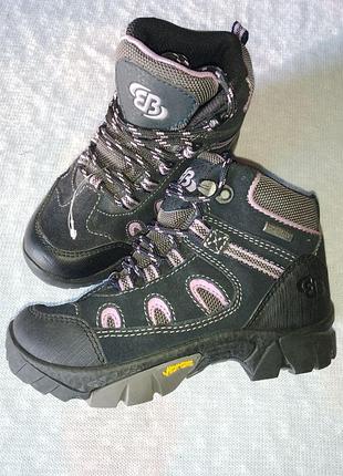 Детские зимние термоботинки бренда briitting
