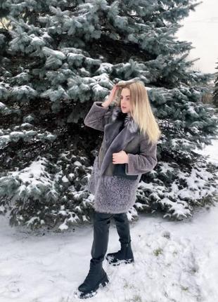 Натуральна дублянка з ягняти оздоблена хутром чорнобурки