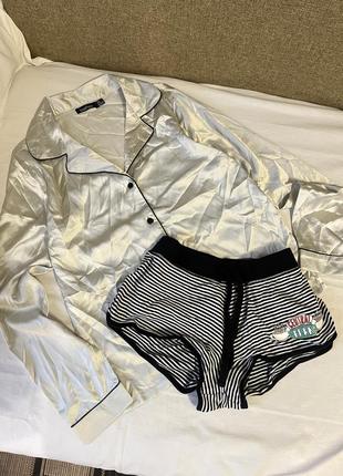 Пижама серая атласная рубашка+черные шорты shein