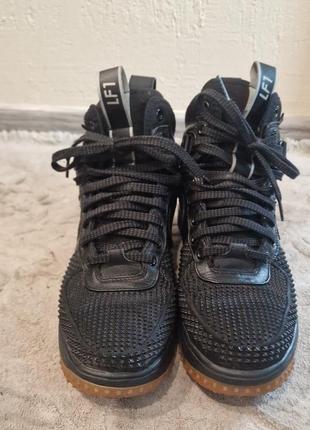 Зимние кожаные кроссовки nike.