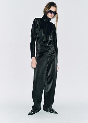 Женский костюм zara zw collection зі шту из искусственной кожи со штанами и топом