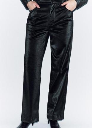 Женский костюм zara zw collection зі шту из искусственной кожи со штанами и топом