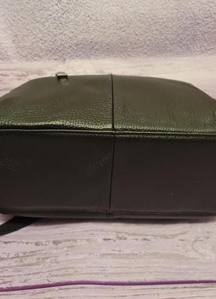 Вмісткі шкіряні сумки в кольорах9 фото