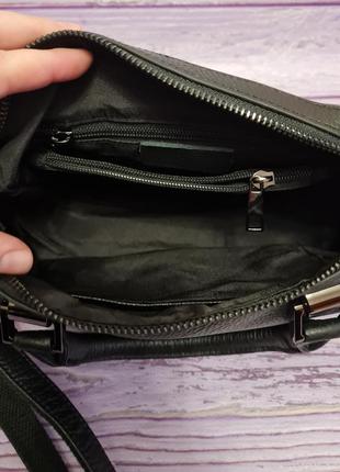 Вмісткі шкіряні сумки в кольорах10 фото