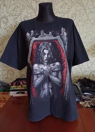 Вампиреса футболка.