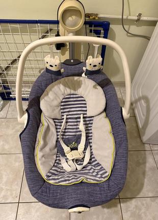 Заколисувальний центр joie