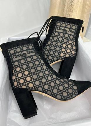 Женские ботинки на каблуке 🖤