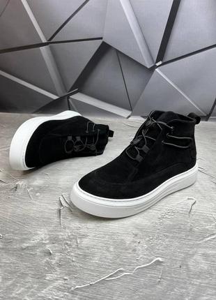 Мужские зимние ботинки кроссовки на меху натуральная замша черного цвета 999