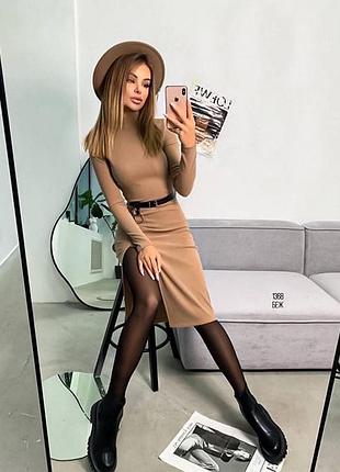 Платье рубчик с разрезом