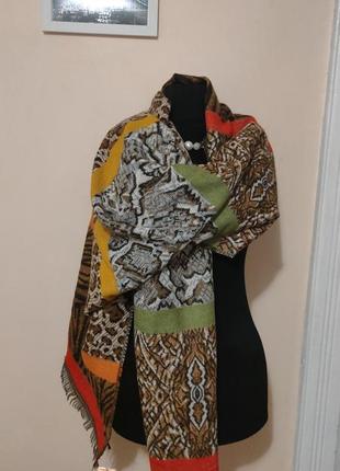 Шарф женский стильный теплый тренд анималистичный принт