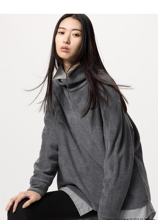 Мягкая флисовая водолазка оверсайз uniqlo