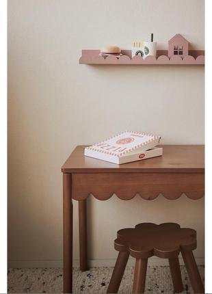 Металлическая настенная полка в детскую h&m home