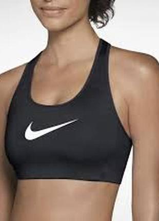 Спортивний топік nike.