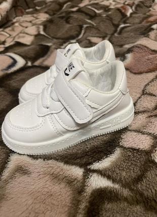 Кроссовки детские2 фото