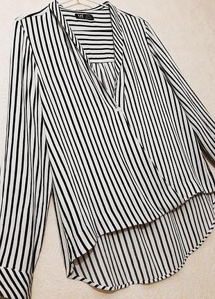 Zara трендовая блуза на запах в полоску белая-чёрная свободная модель лето/деми/зима женская
