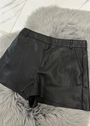 Кожаные шорты zara
