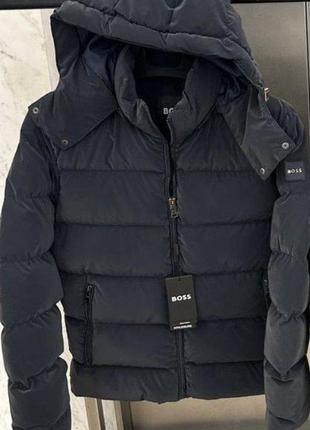 Топовая мужская куртка от бренда hugo boss в темно-синем цвете